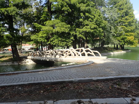 /assets/img/regiuni/Sud-Vest_Oltenia/proiecte/Amenajarea de parcuri si gradini in Municipiul Craiova - Parcul Nicolae Romanescu, Craiova, Jud. Dolj.jpg